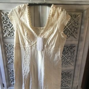 Ivory soft surrounding Embroidered  dress size m